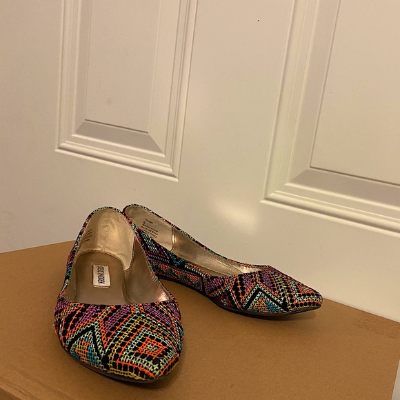 STEVE MADDEN Cross Stitch Haanna Flat - Picture 2 of 8